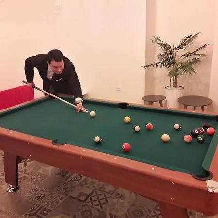 Отель Garden Court