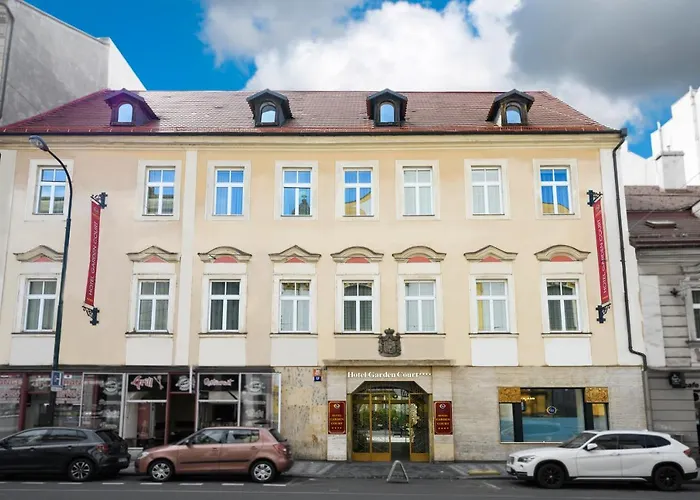Hotell Garden Court 4*
