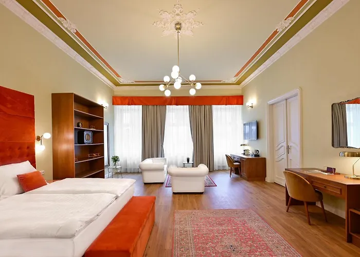 Garden Court Szálloda
