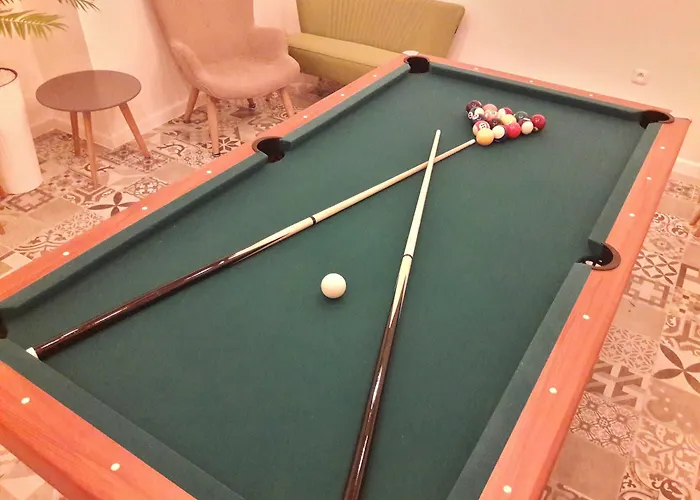 Garden Court Hotell 4*