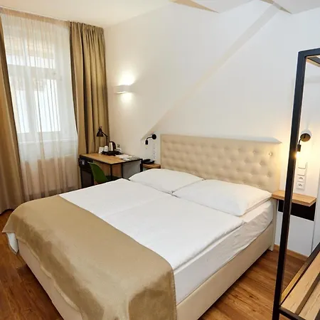 Garden Court 4* Prague