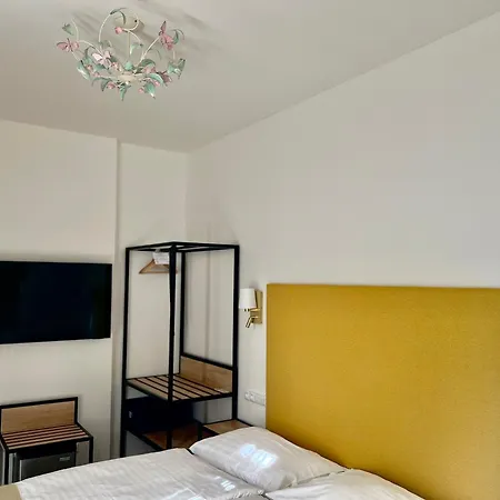 Garden Court Hotel 4*