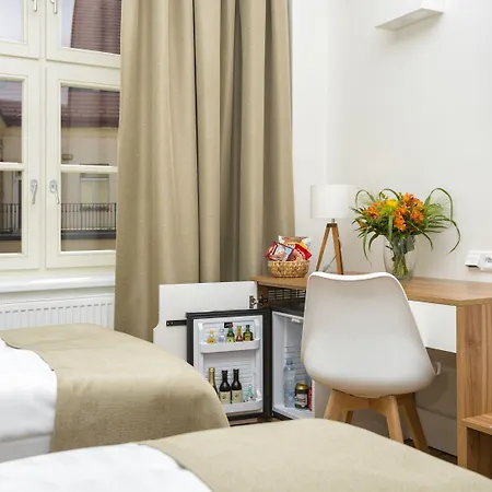 Garden Court Hotel 4*