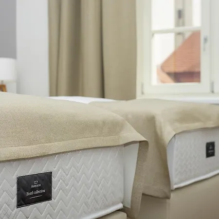 Garden Court Hotel 4*