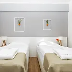 Garden Court Otel 4*