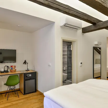 Garden Court Praha