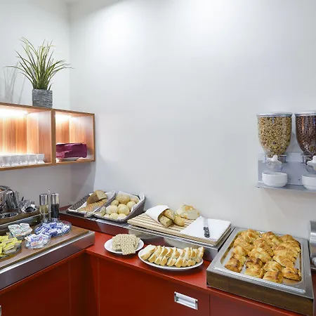 Garden Court Hotel 4*