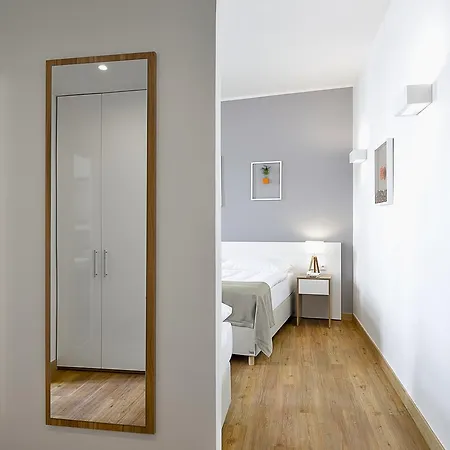 Hotel Garden Court 4*