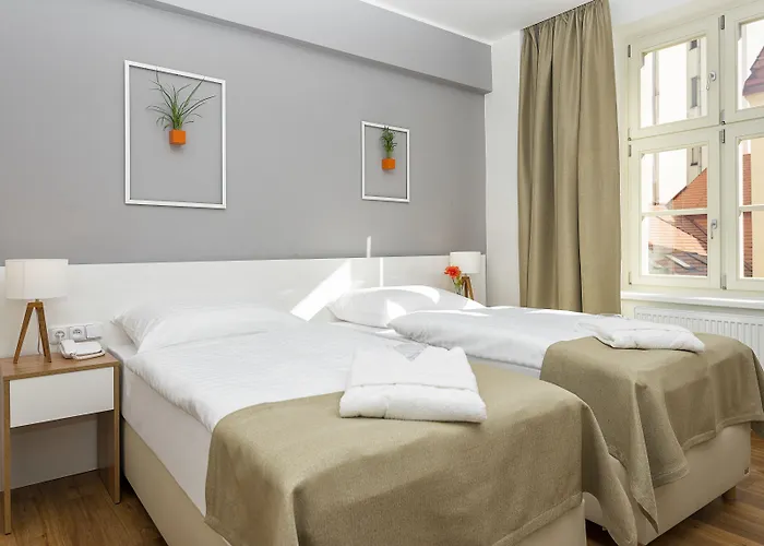 Garden Court Ξενοδοχείο 4*