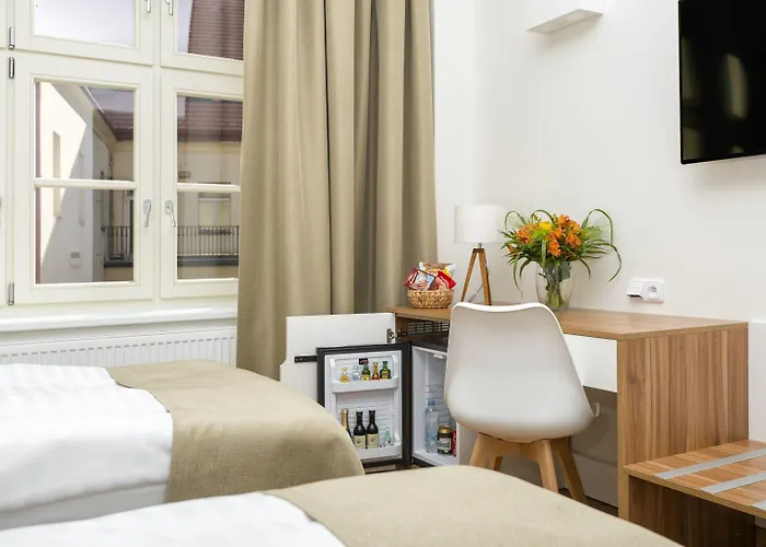 Garden Court Ξενοδοχείο 4*