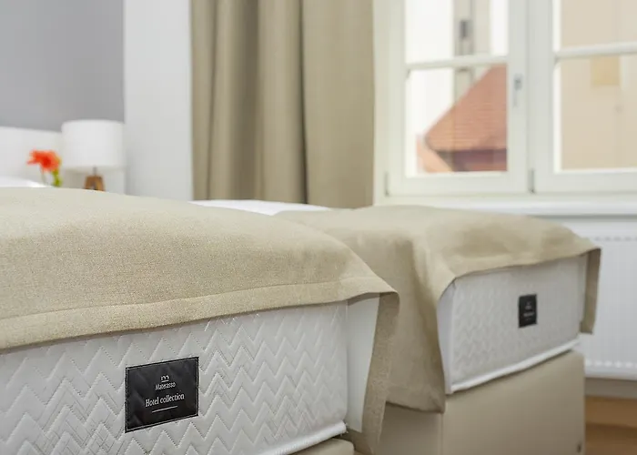 Garden Court Ξενοδοχείο 4*