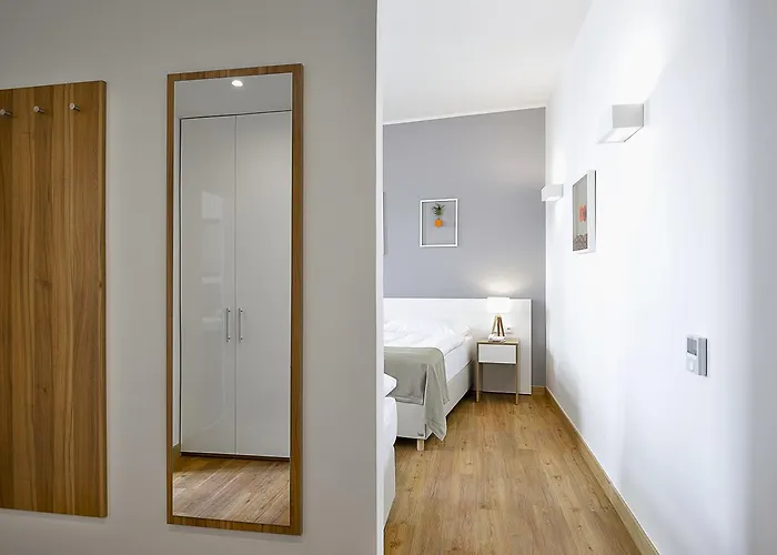 Ξενοδοχείο Garden Court 4*